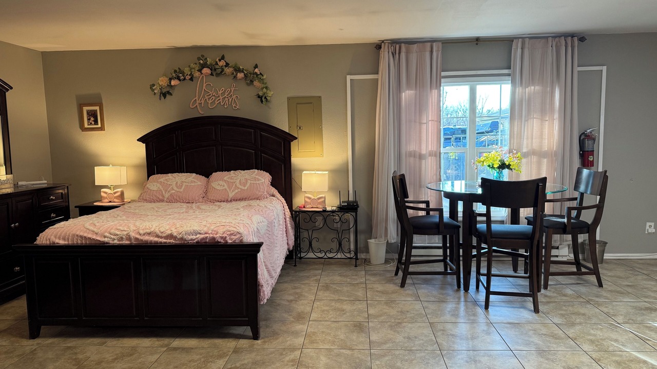 Photo of Bedroom in Roswell