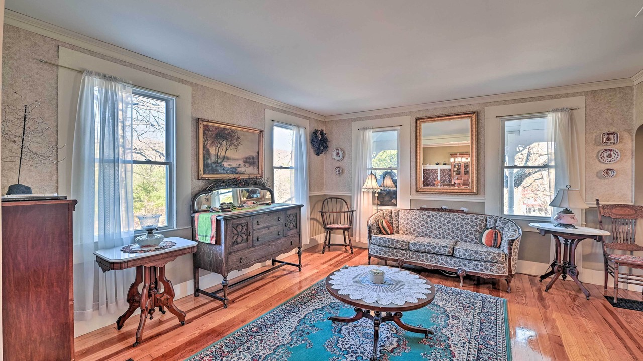 Photo of Livingroom in Olmstedville