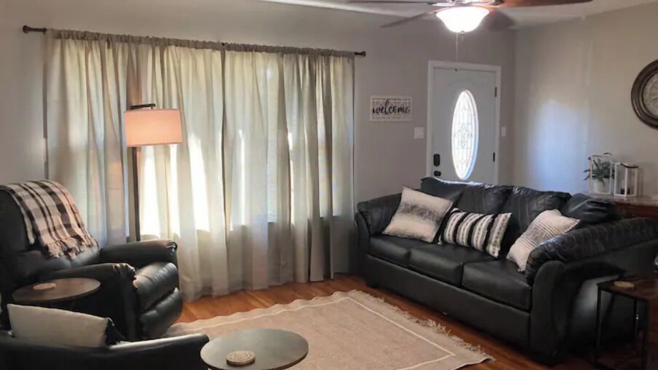 Photo of Livingroom in Sulphur