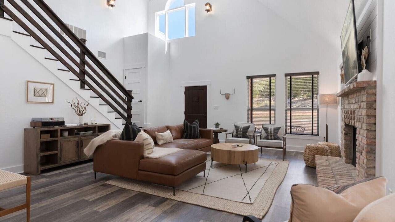 Photo of Livingroom in Fredericksburg