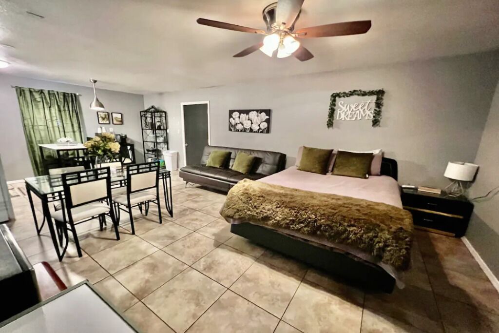 Photo of Bedroom in Roswell
