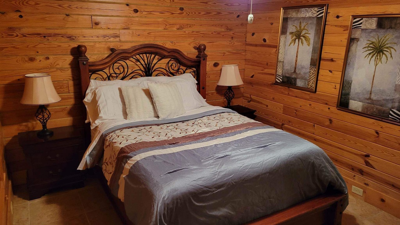 Photo of Bedroom in Taylor Creek