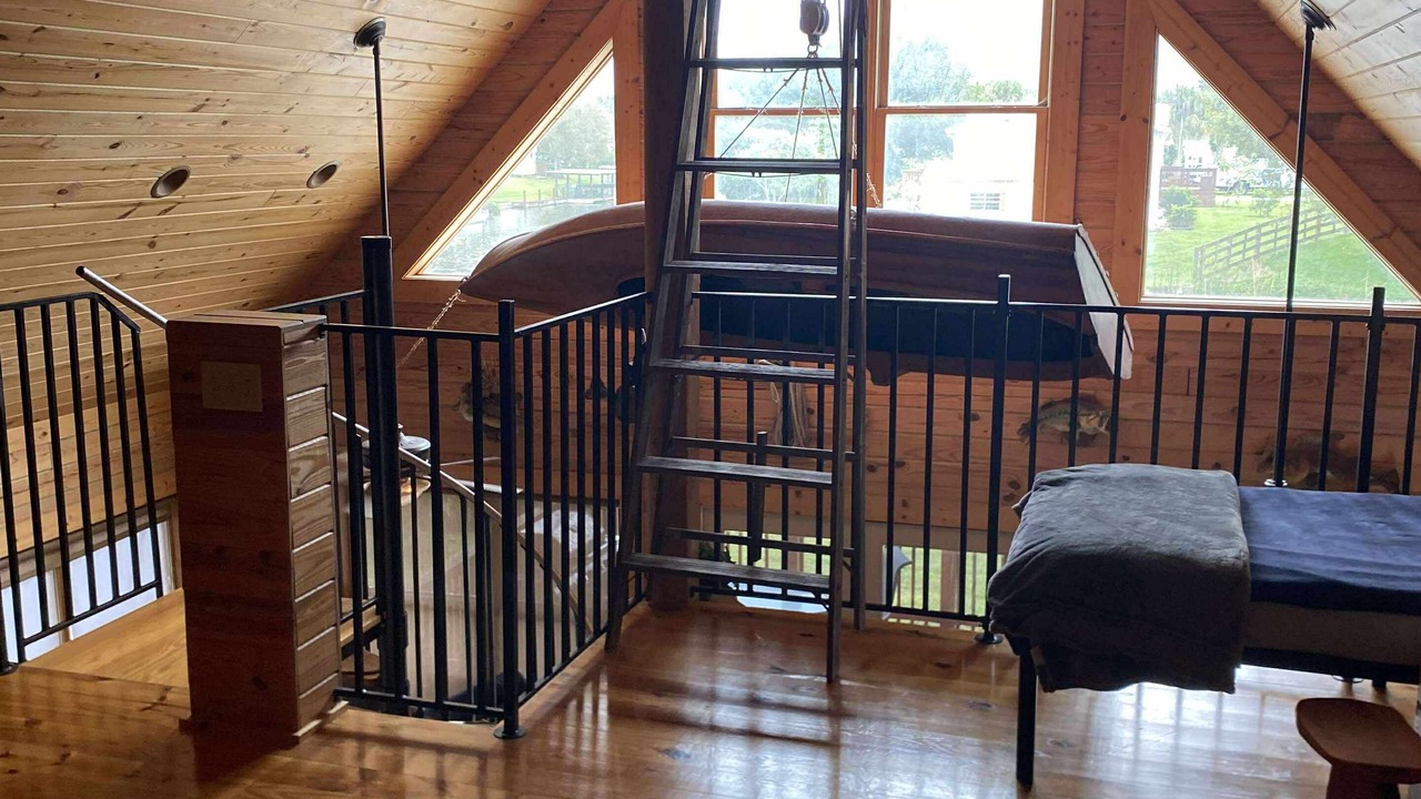 Photo of Bedroom in Taylor Creek