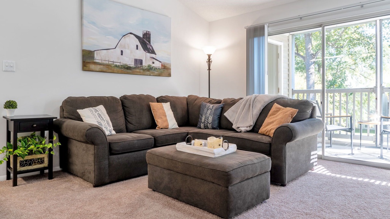 Photo of Livingroom in Sharon Woods