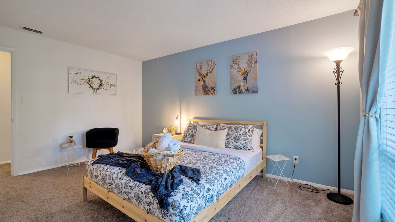Photo of Bedroom in Sharon Woods