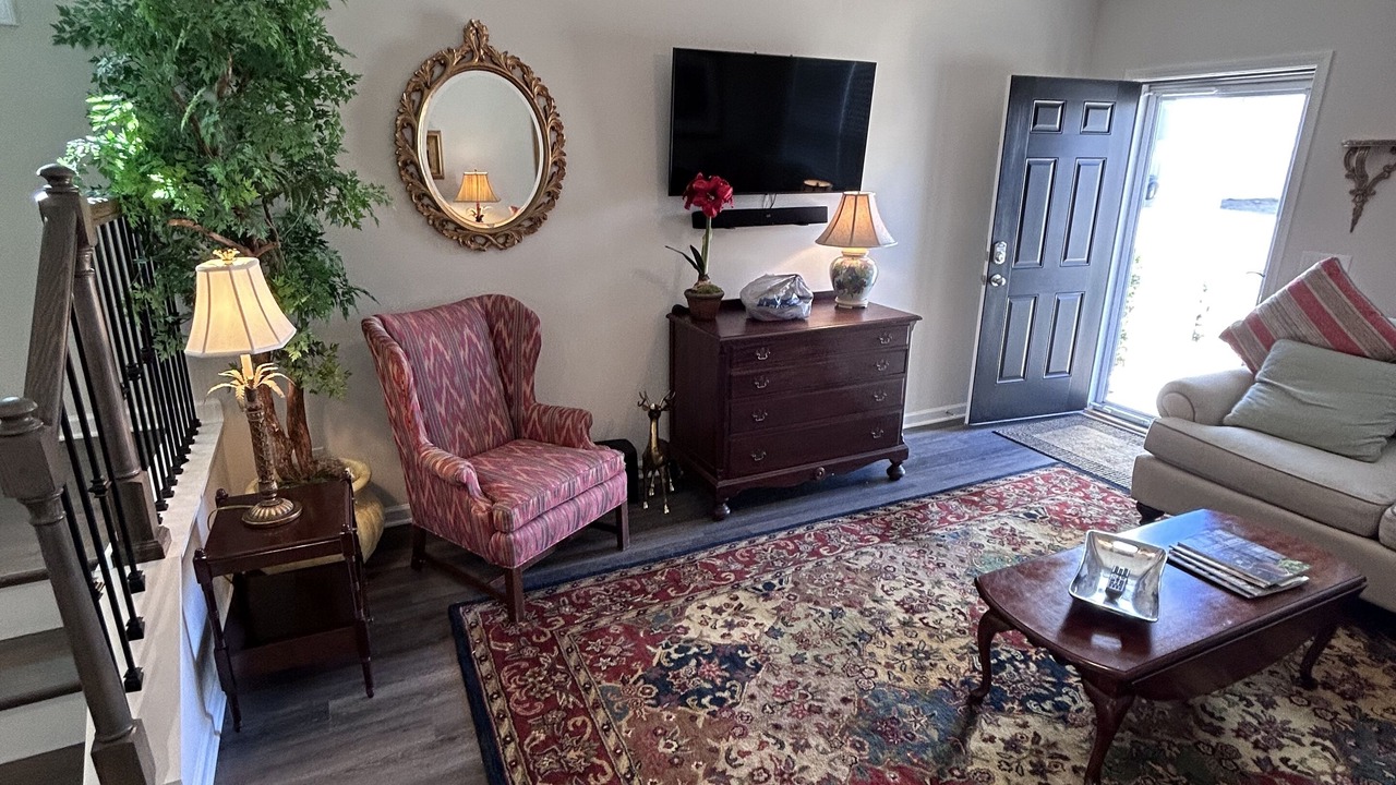 Photo of Livingroom in Oak Grove