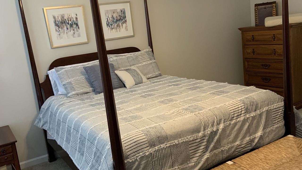 Photo of Bedroom in Oak Grove