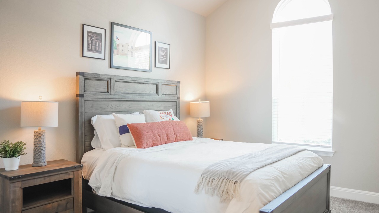 Photo of Bedroom in Helotes