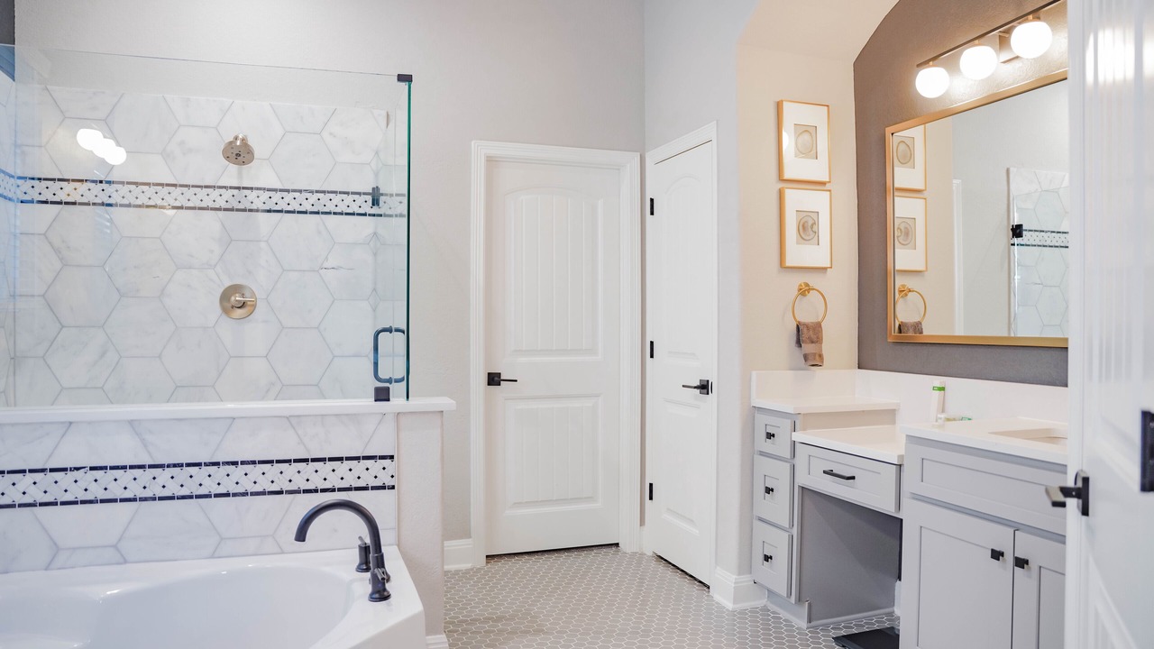 Photo of Bathroom in Helotes