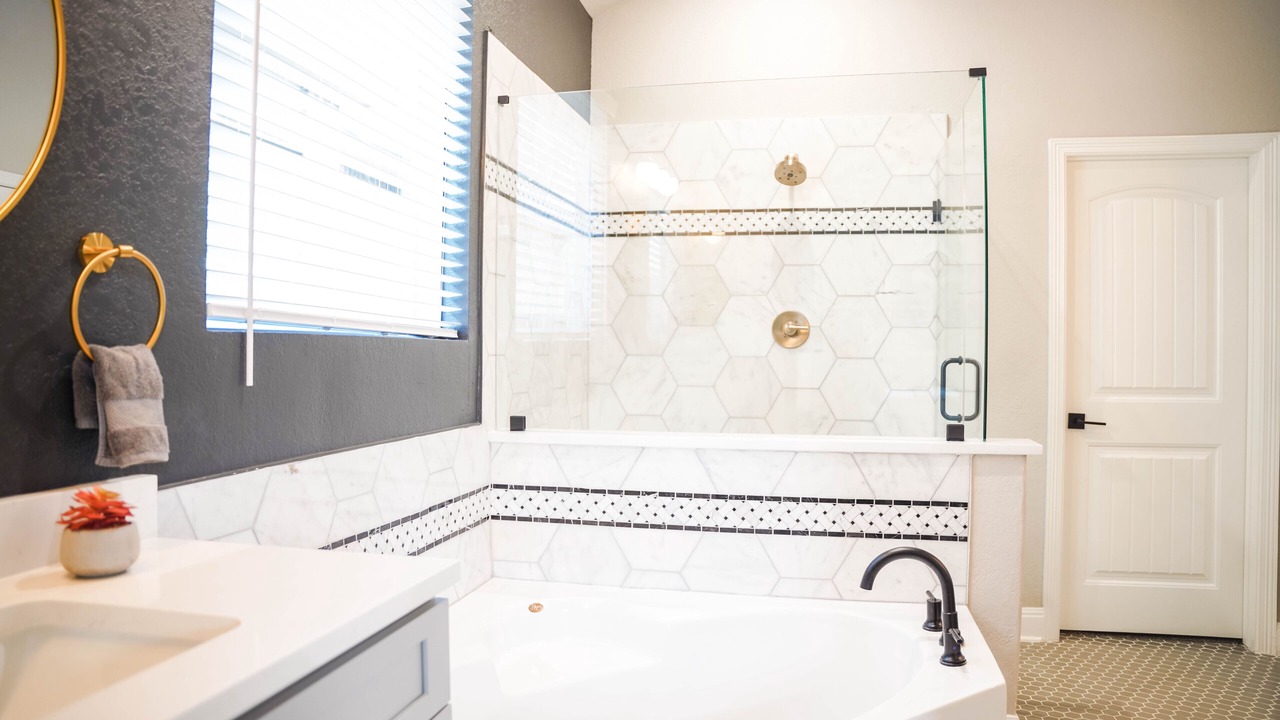 Photo of Bathroom in Helotes