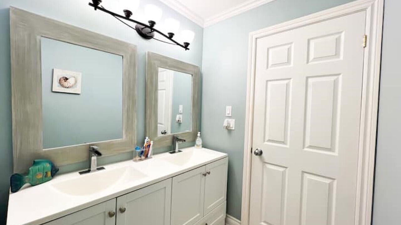 Photo of Bathroom in Head Lake