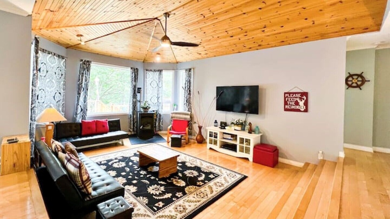 Photo of Livingroom in Head Lake