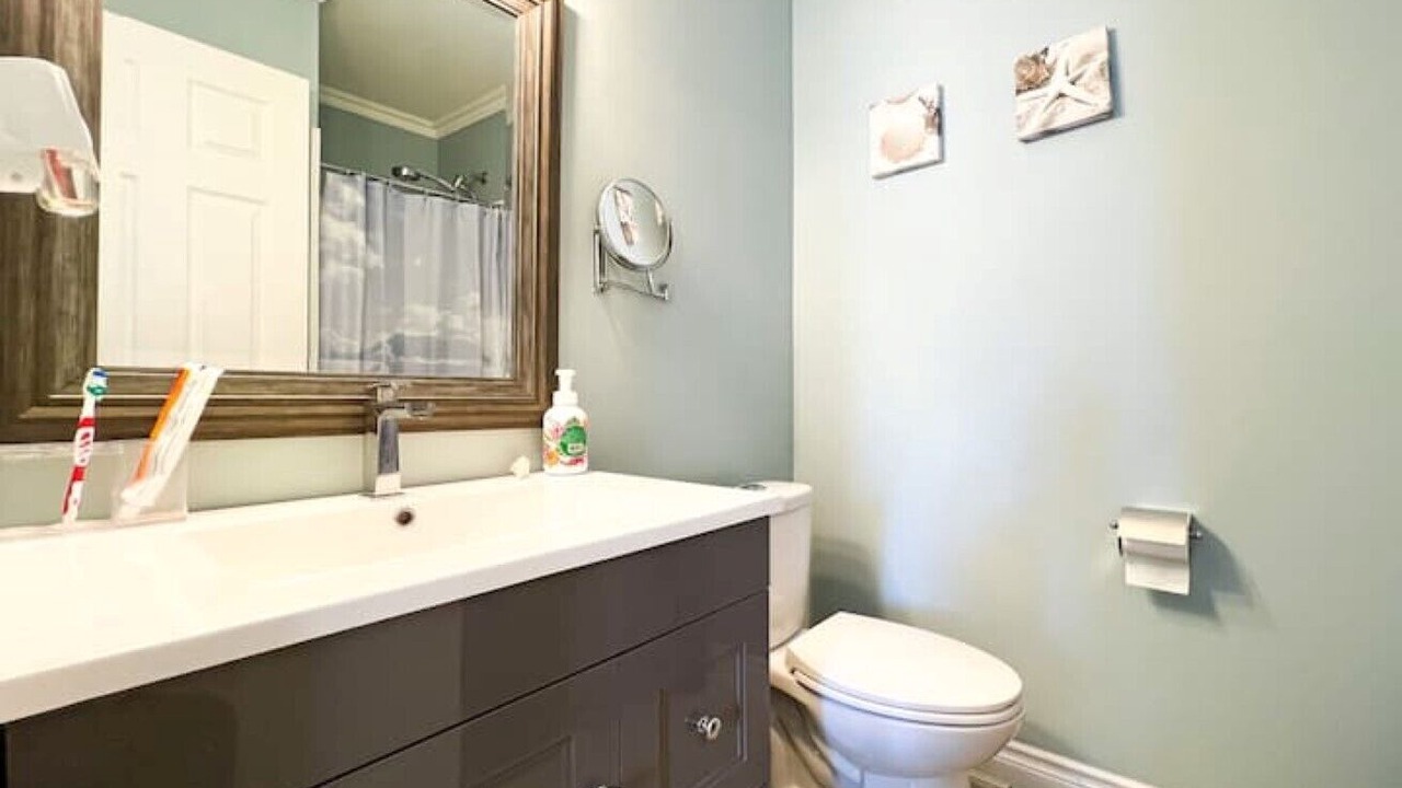 Photo of Bathroom in Head Lake
