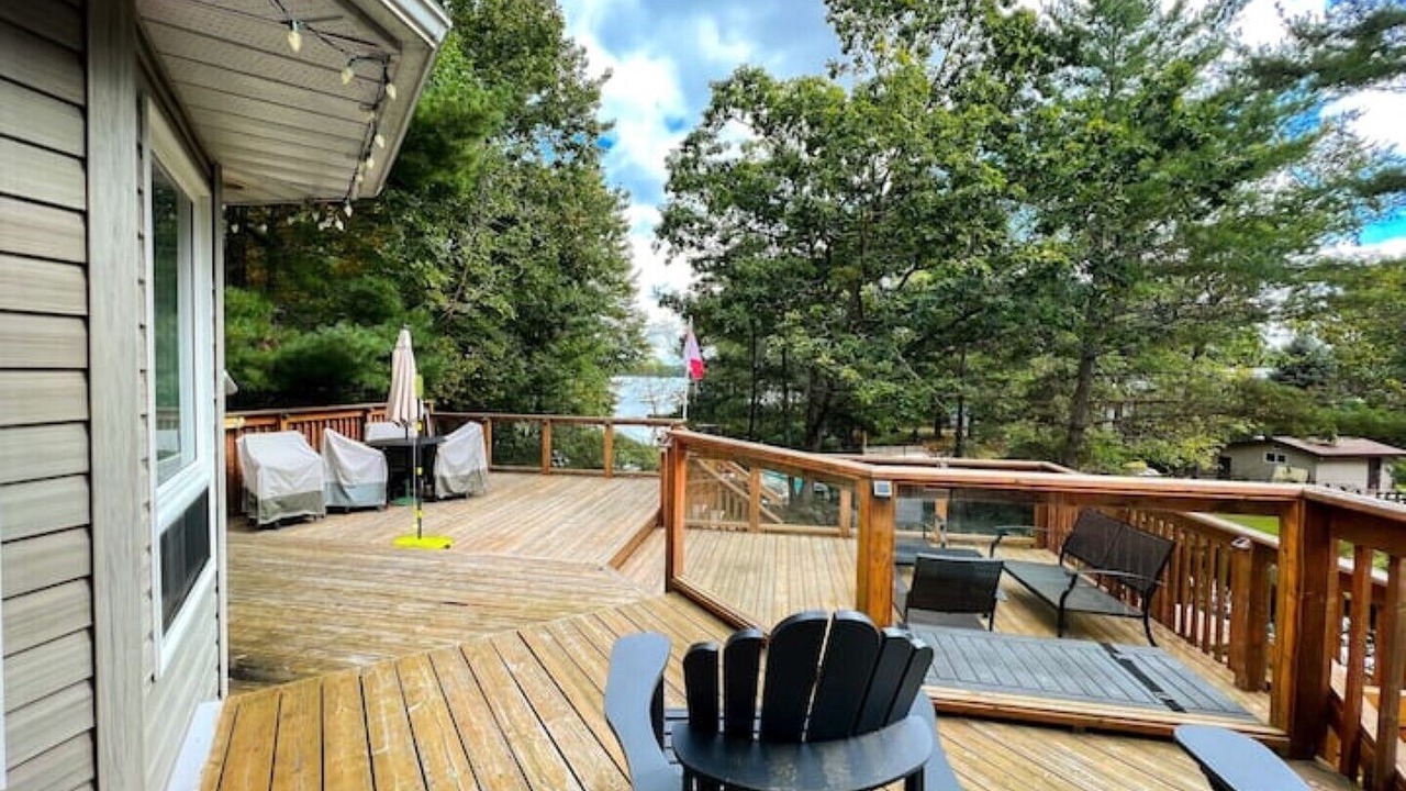 Photo of Patio Balcony in Head Lake