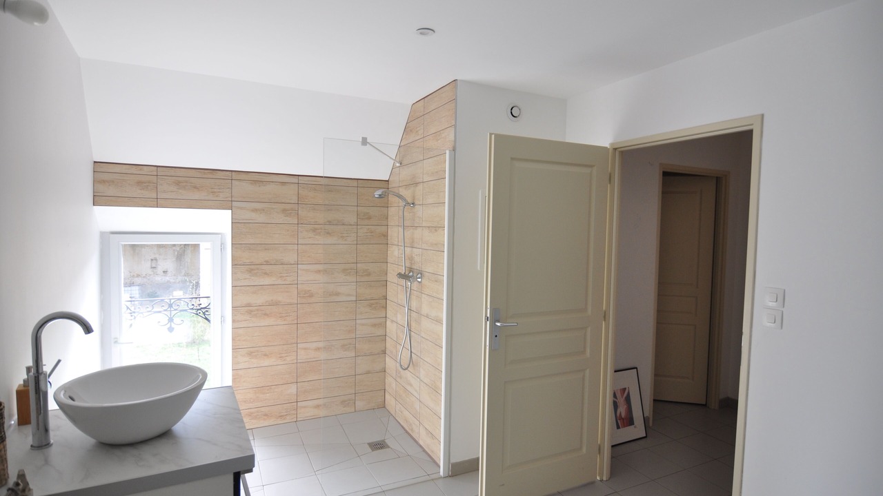 Photo of Bathroom in Sceaux-du-Gatinais