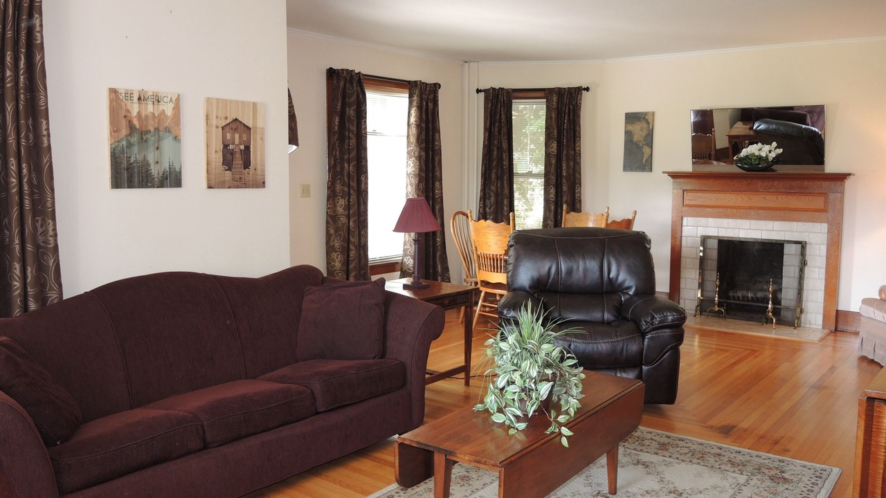 Photo of Livingroom in Cooperstown