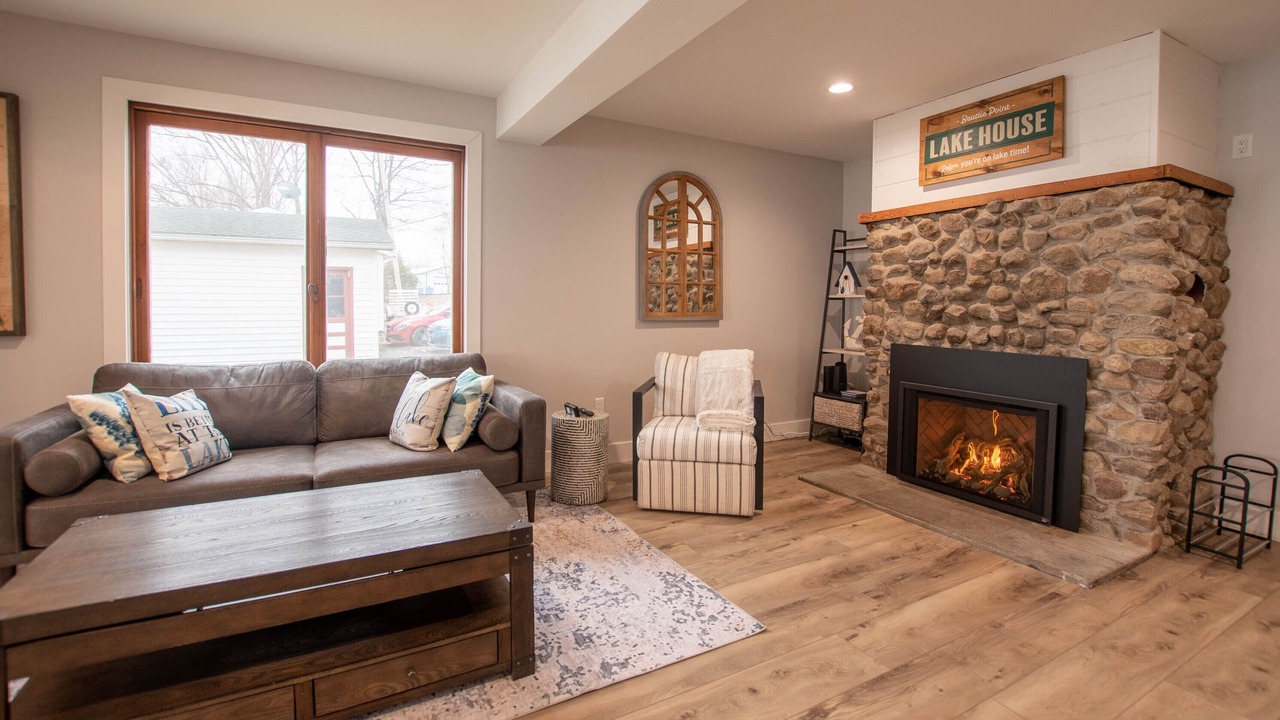 Photo of Livingroom in Town of Benton