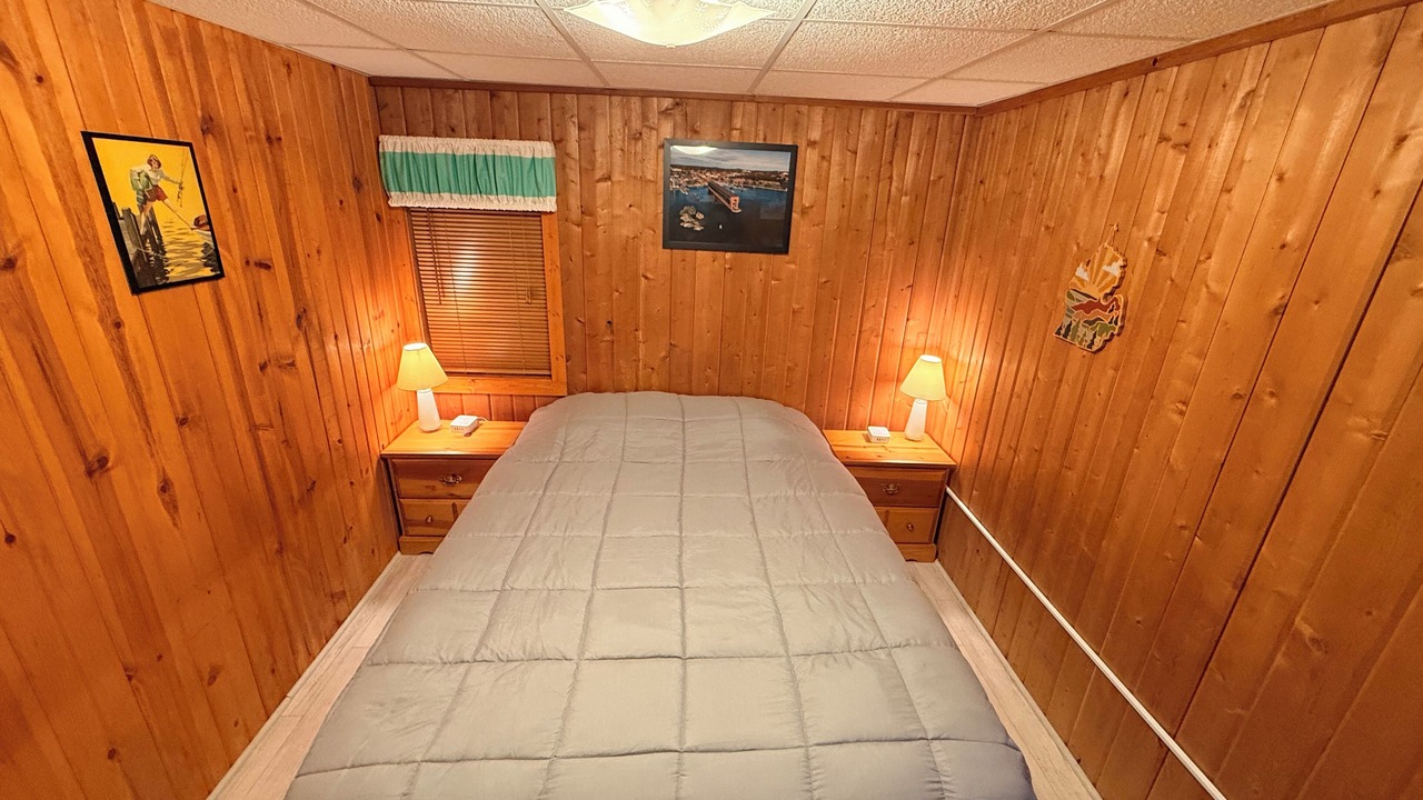 Photo of Bedroom in Long Lake
