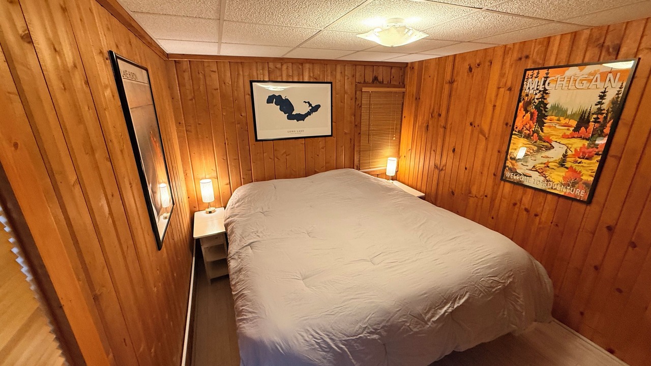 Photo of Bedroom in Long Lake