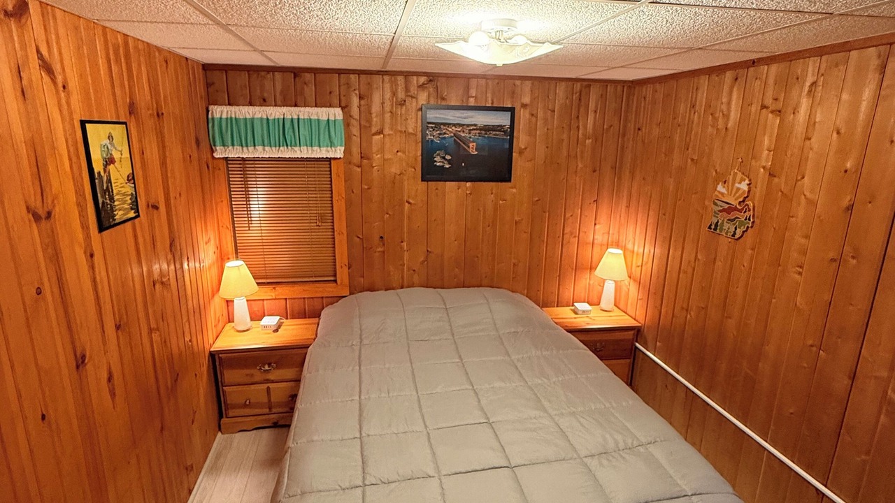 Photo of Bedroom in Long Lake