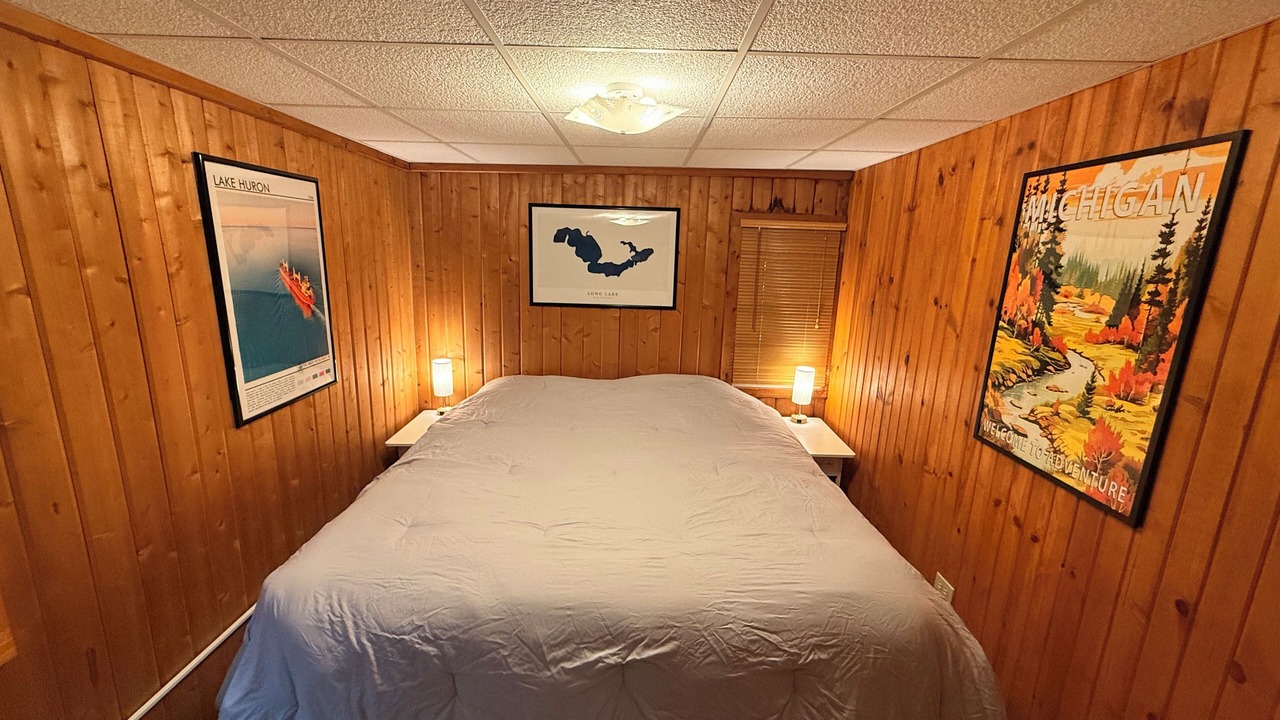 Photo of Bedroom in Long Lake