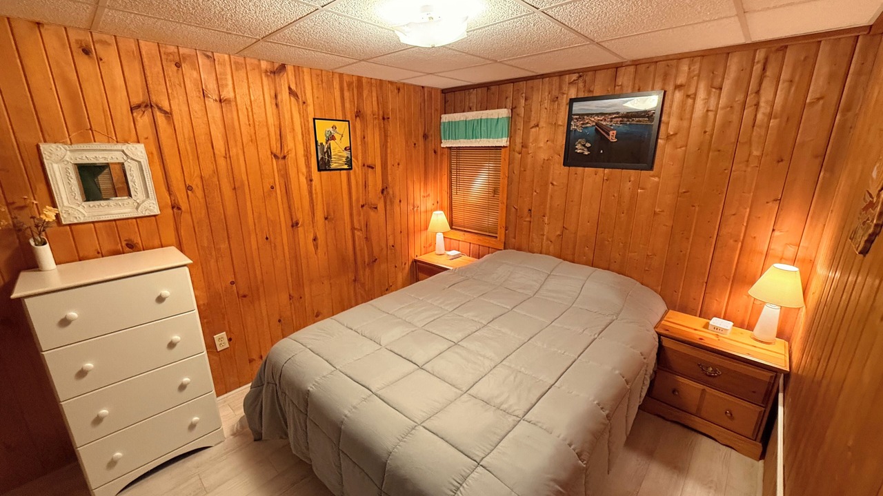 Photo of Bedroom in Long Lake