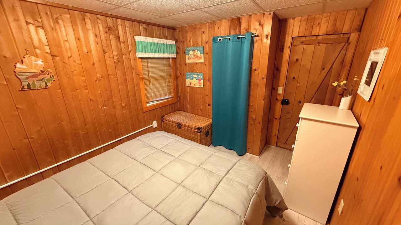 Photo of Bedroom in Long Lake