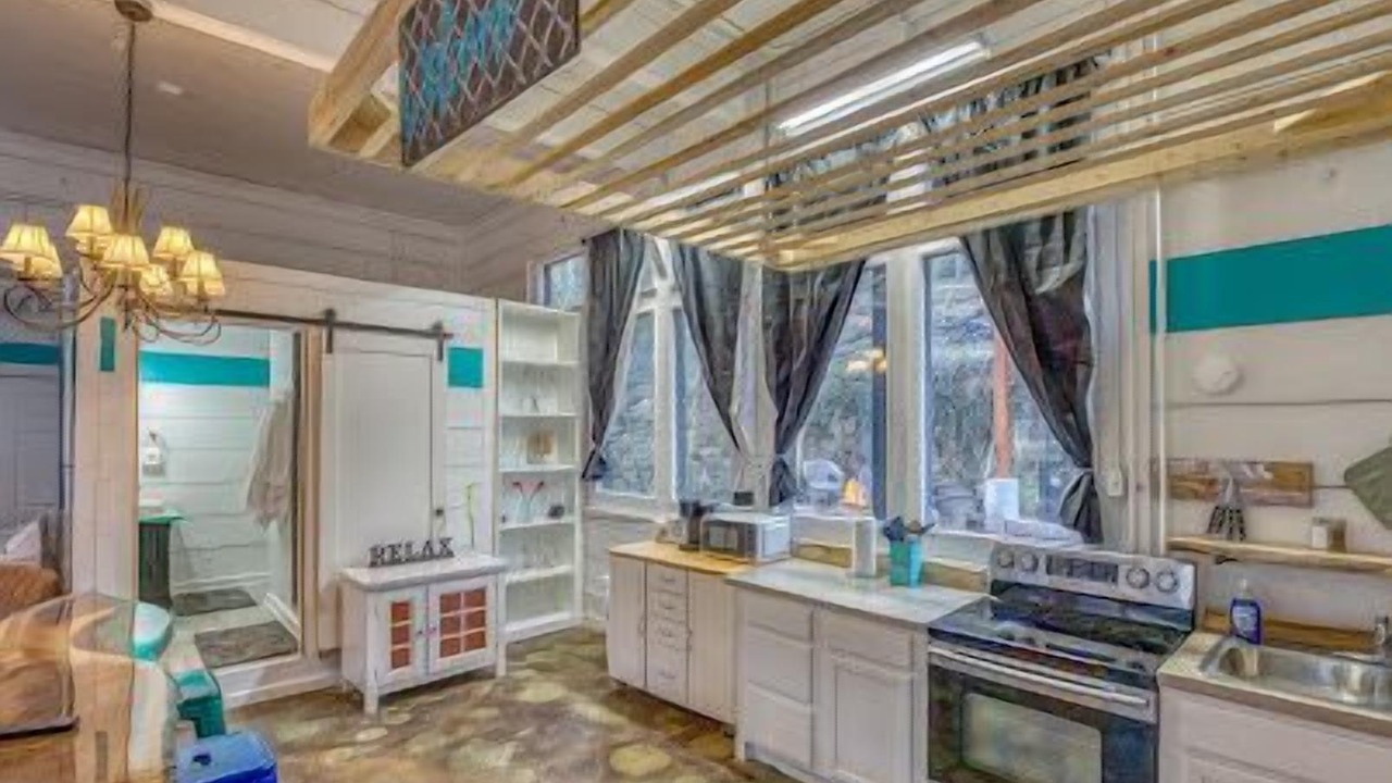 Photo of Kitchen in Eureka Springs Historic District