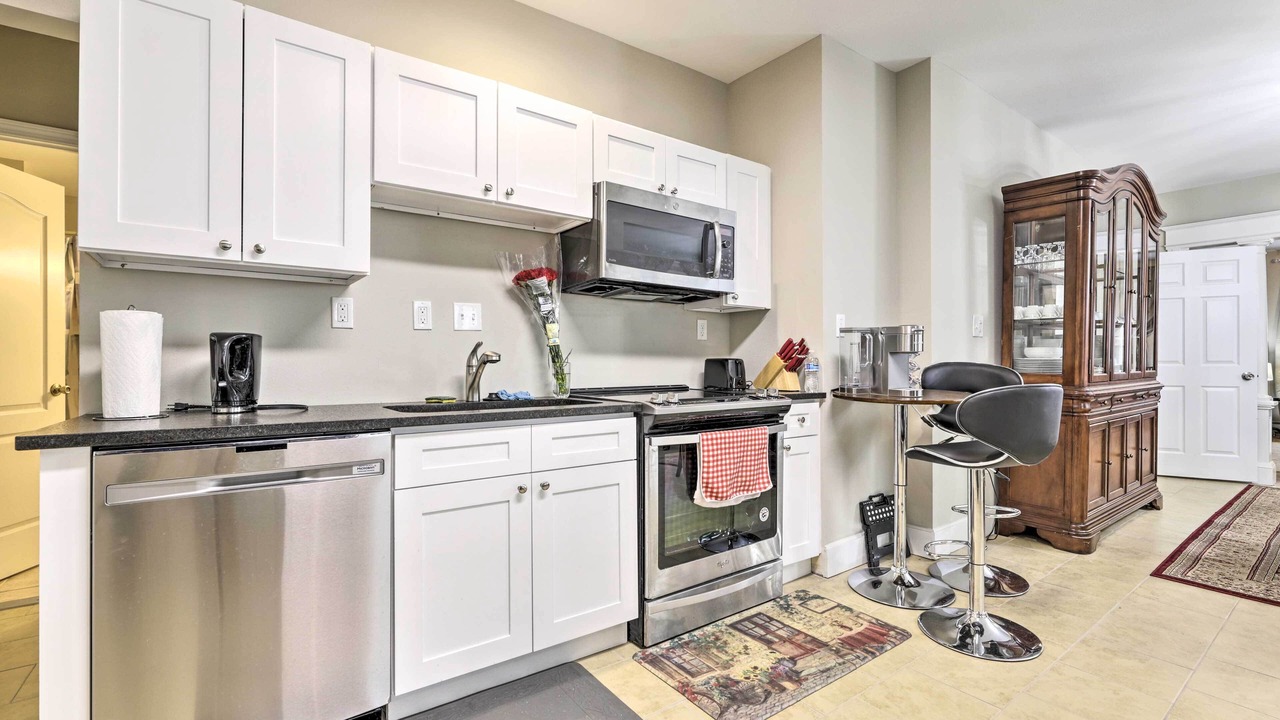 Photo of Others in Memorial Square