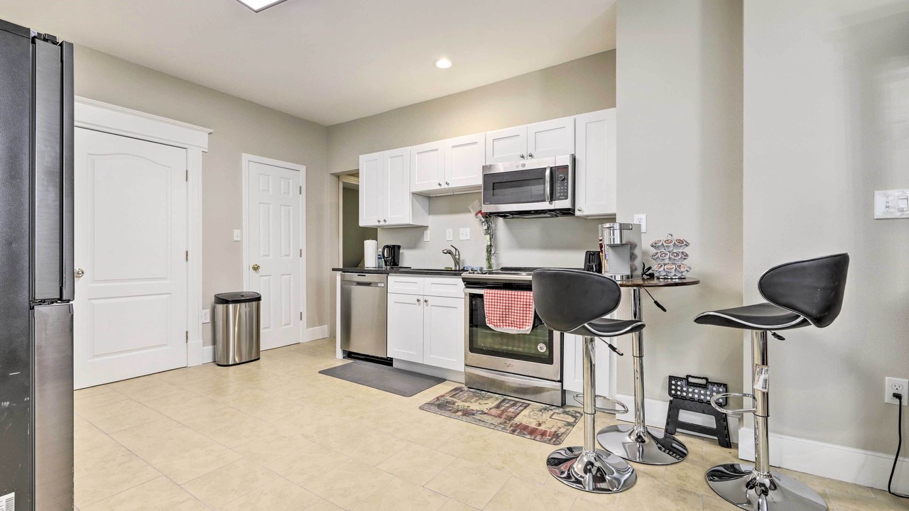 Photo of Others in Memorial Square