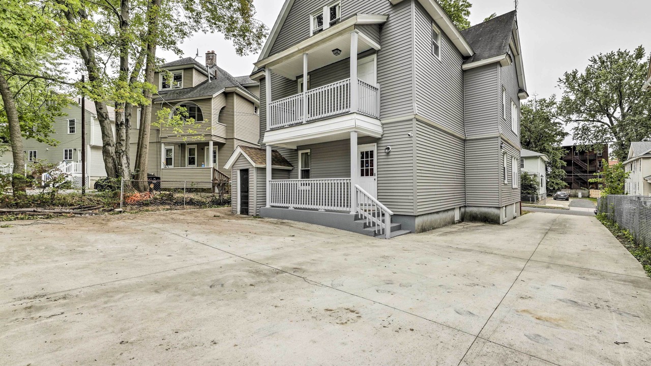 Photo of Outdoor in Memorial Square