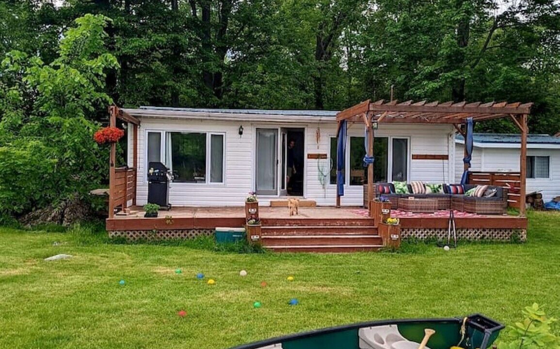Photo of Patio Balcony in Centre Hastings