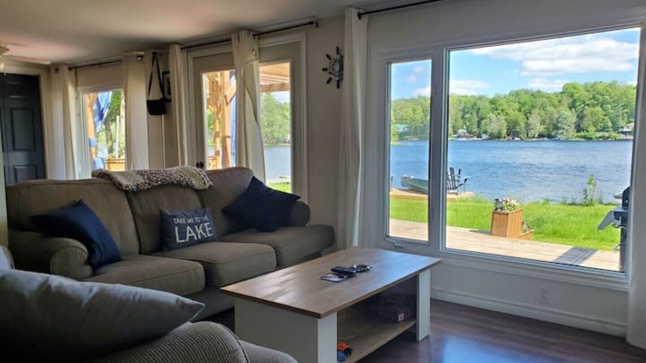 Photo of Livingroom in Centre Hastings