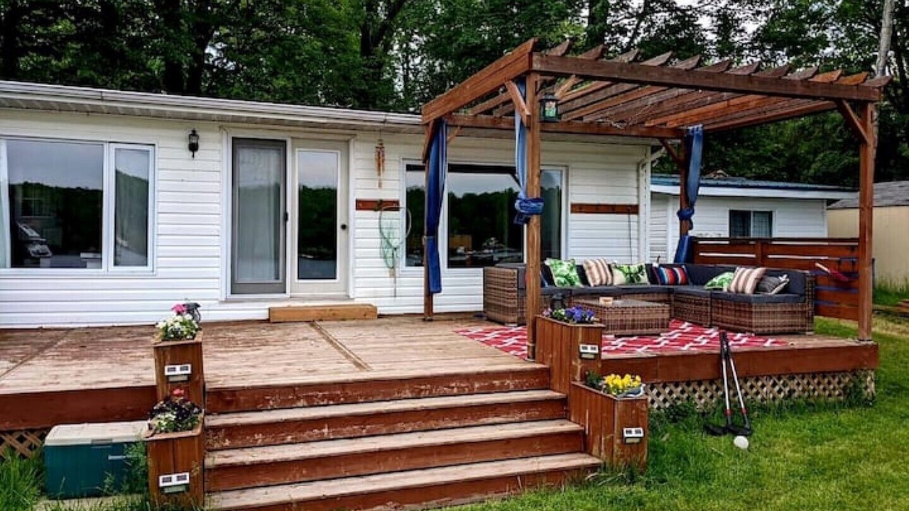 Photo of Patio Balcony in Centre Hastings