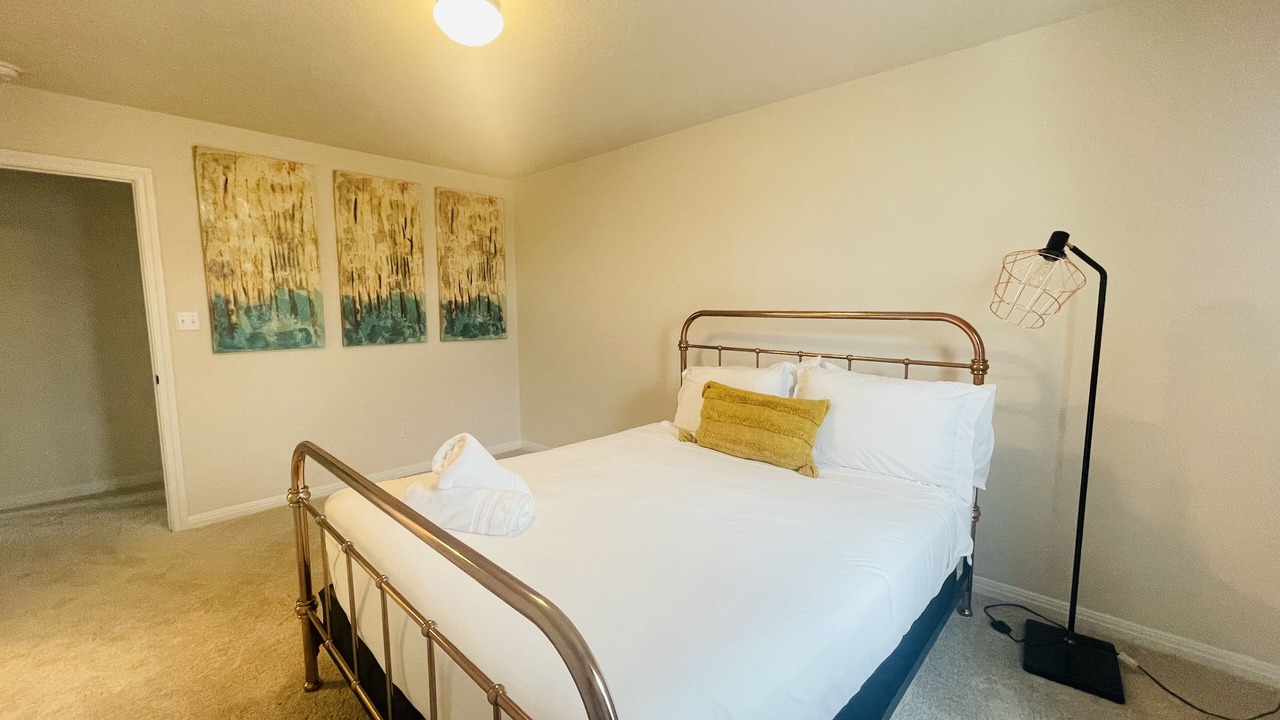 Photo of Bedroom in Manor