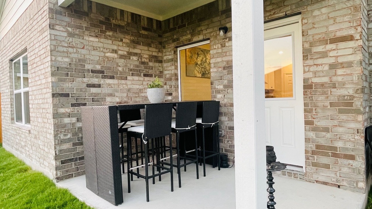 Photo of Outdoor in Manor
