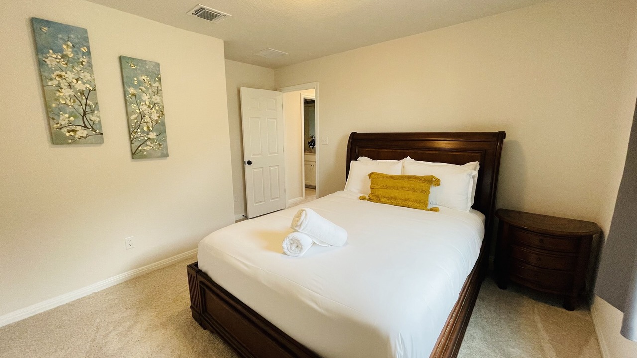 Photo of Bedroom in Manor