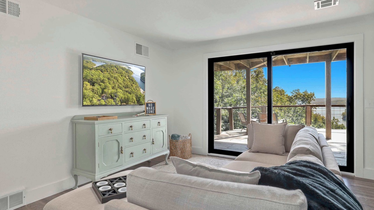 Photo of Livingroom in Beaver Shores