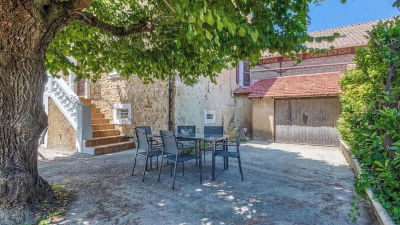 Photo of Outdoor in Pont-Saint-Esprit