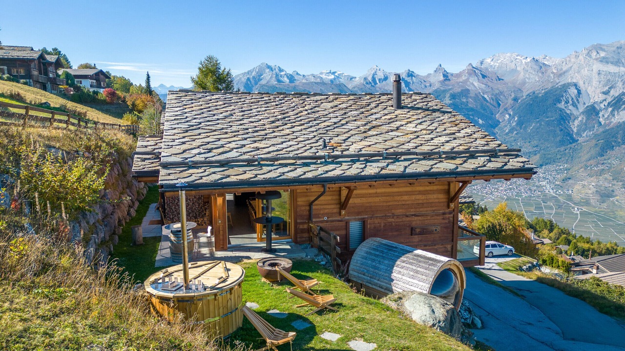 Photo of Outdoor in Saint-Pierre-de-Clages