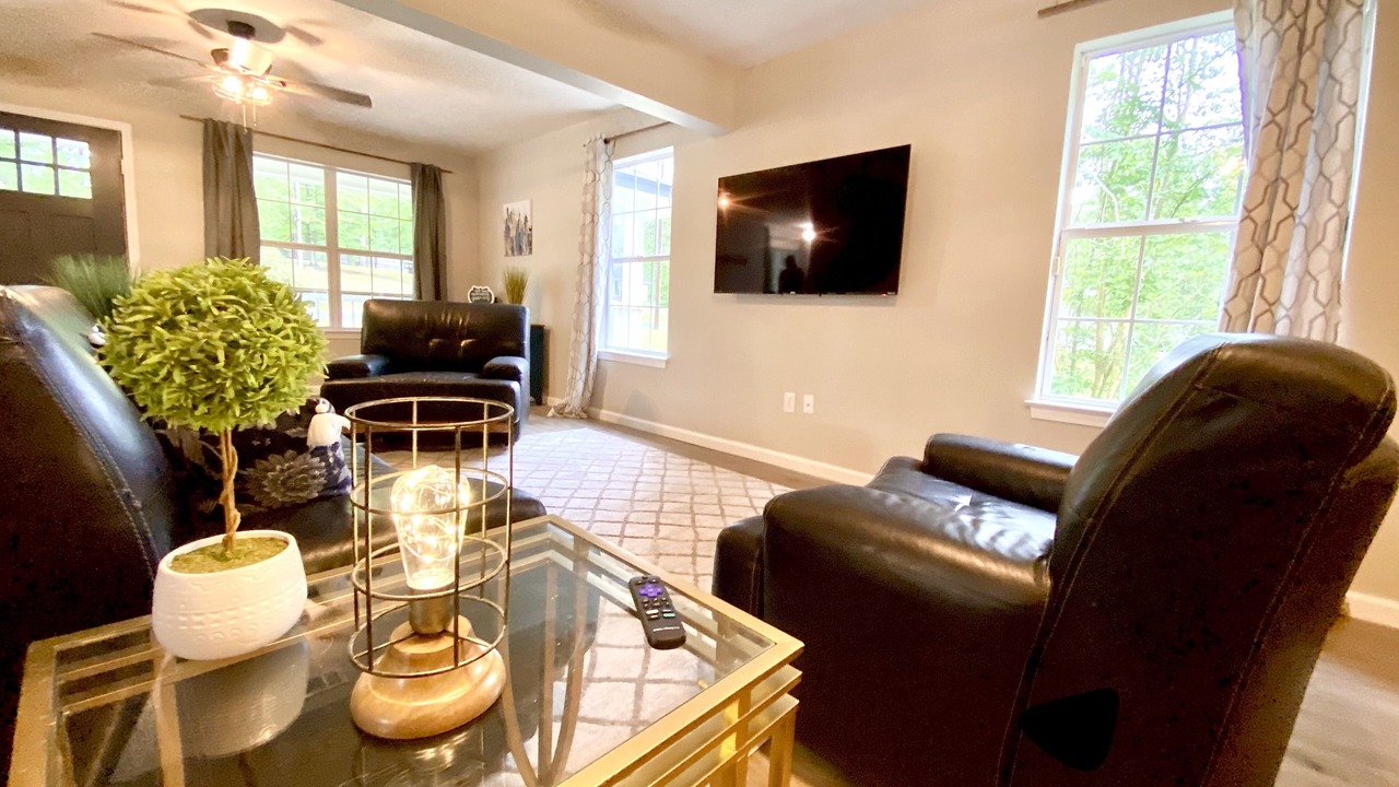Photo of Livingroom in Pineville