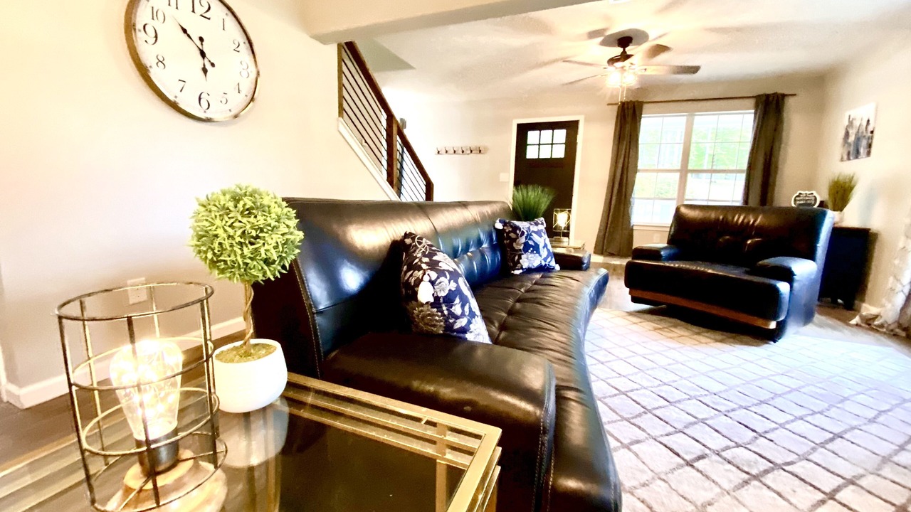 Photo of Livingroom in Pineville