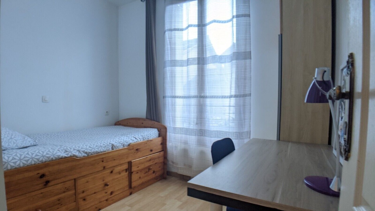 Photo of Bedroom in Saint-Denis