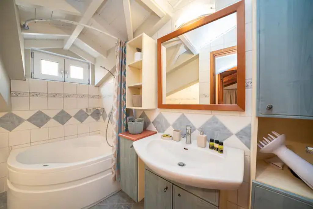 Photo of Bathroom in Lixouri