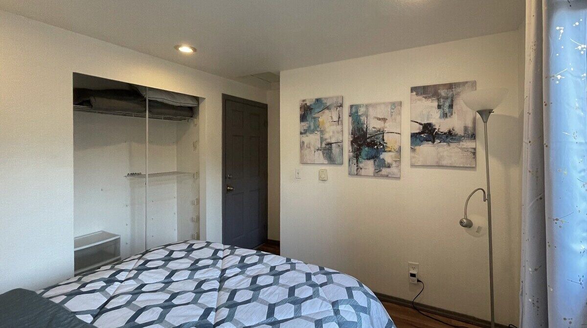 Photo of Bedroom in North City