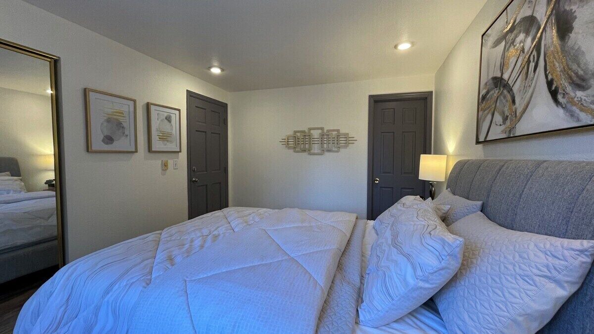 Photo of Bedroom in North City