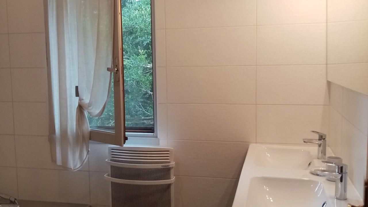 Photo of Bathroom in Duffort