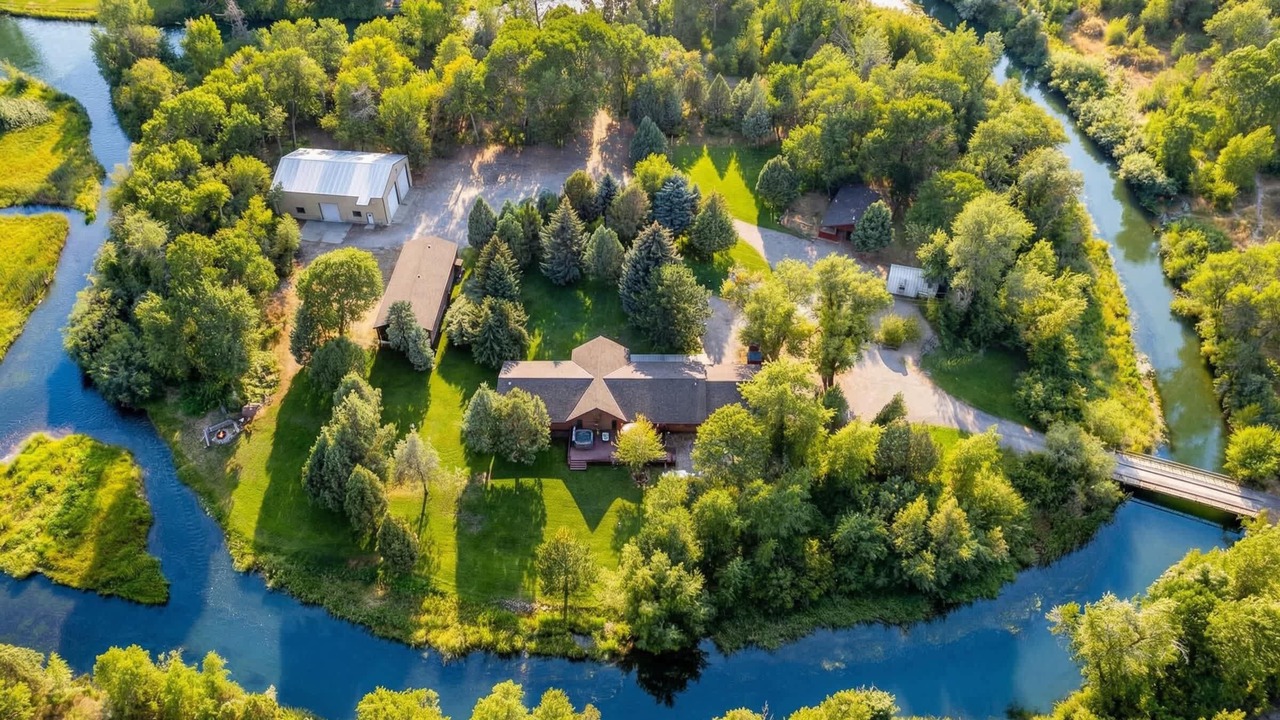 Photo of Others in Rigby