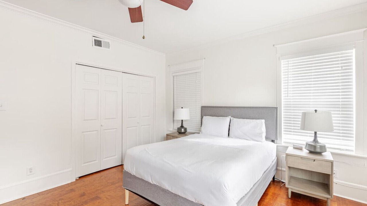 Photo of Bedroom in Oak Lawn
