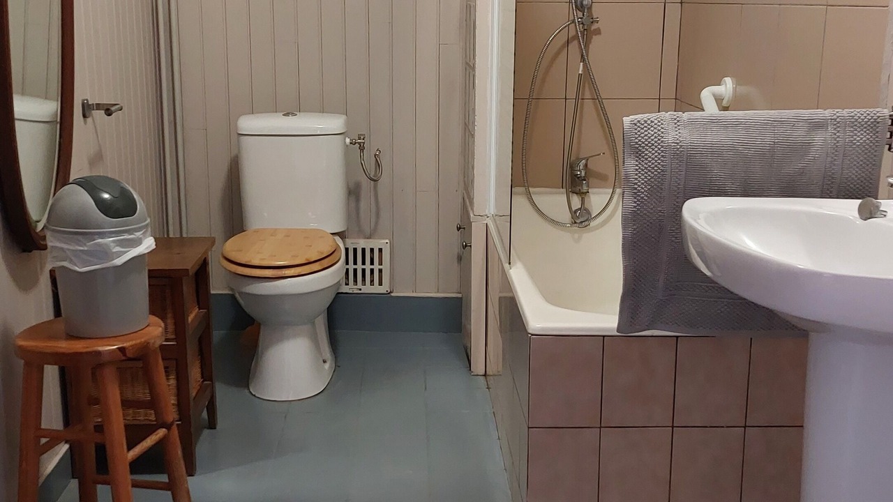Photo of Bathroom in Airoux
